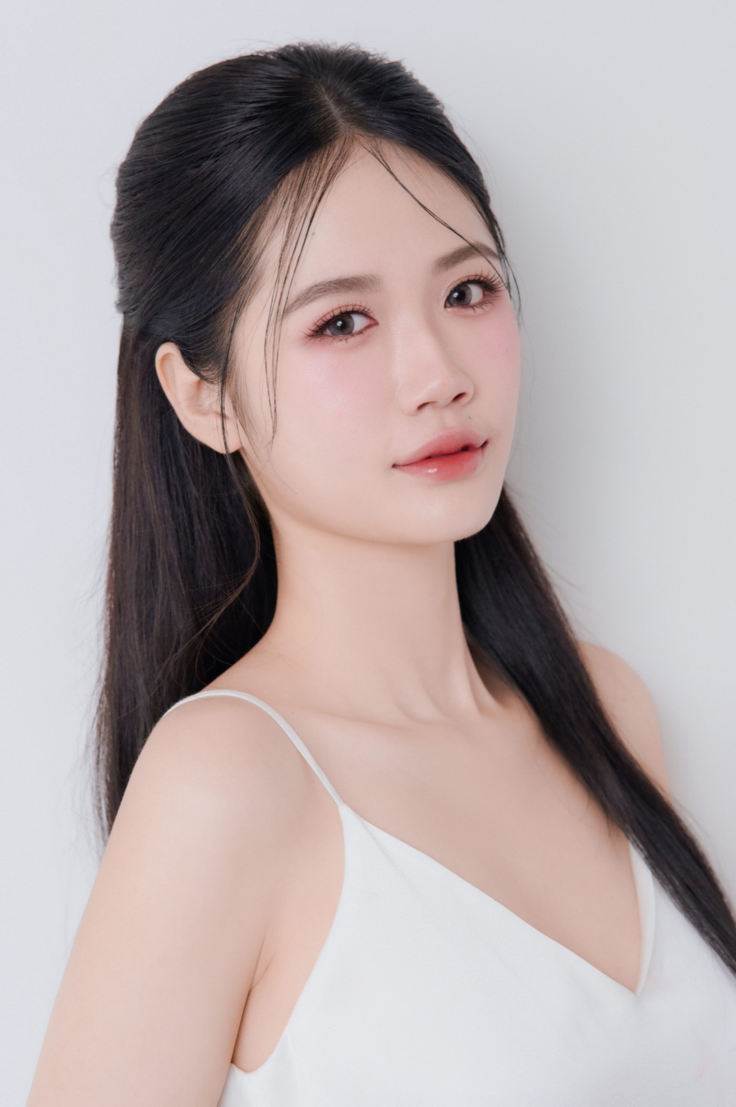 Layout Clean Girl — makeup tự nhiên cho dân văn phòng